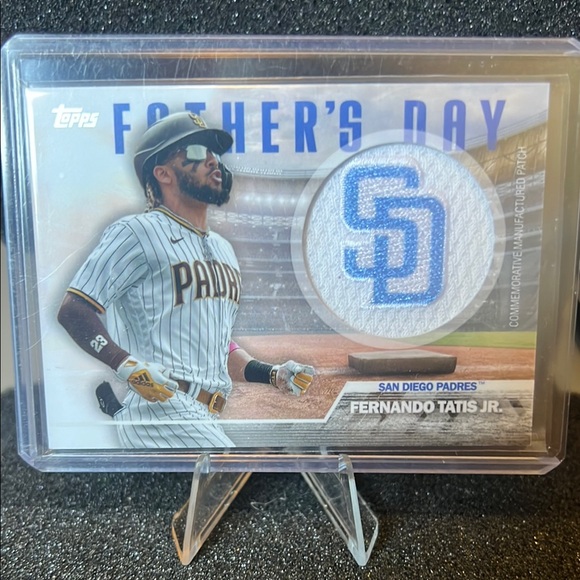 Topps Father's Day Patch Card of Fernando Tatis Jr. Padres - Picture 1 of 4